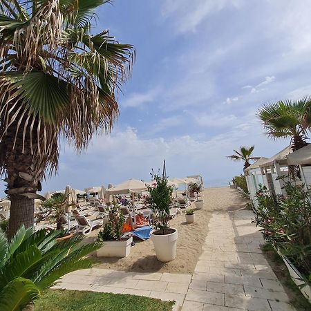 Sara-El Seaside Apartment Durres Bagian luar foto