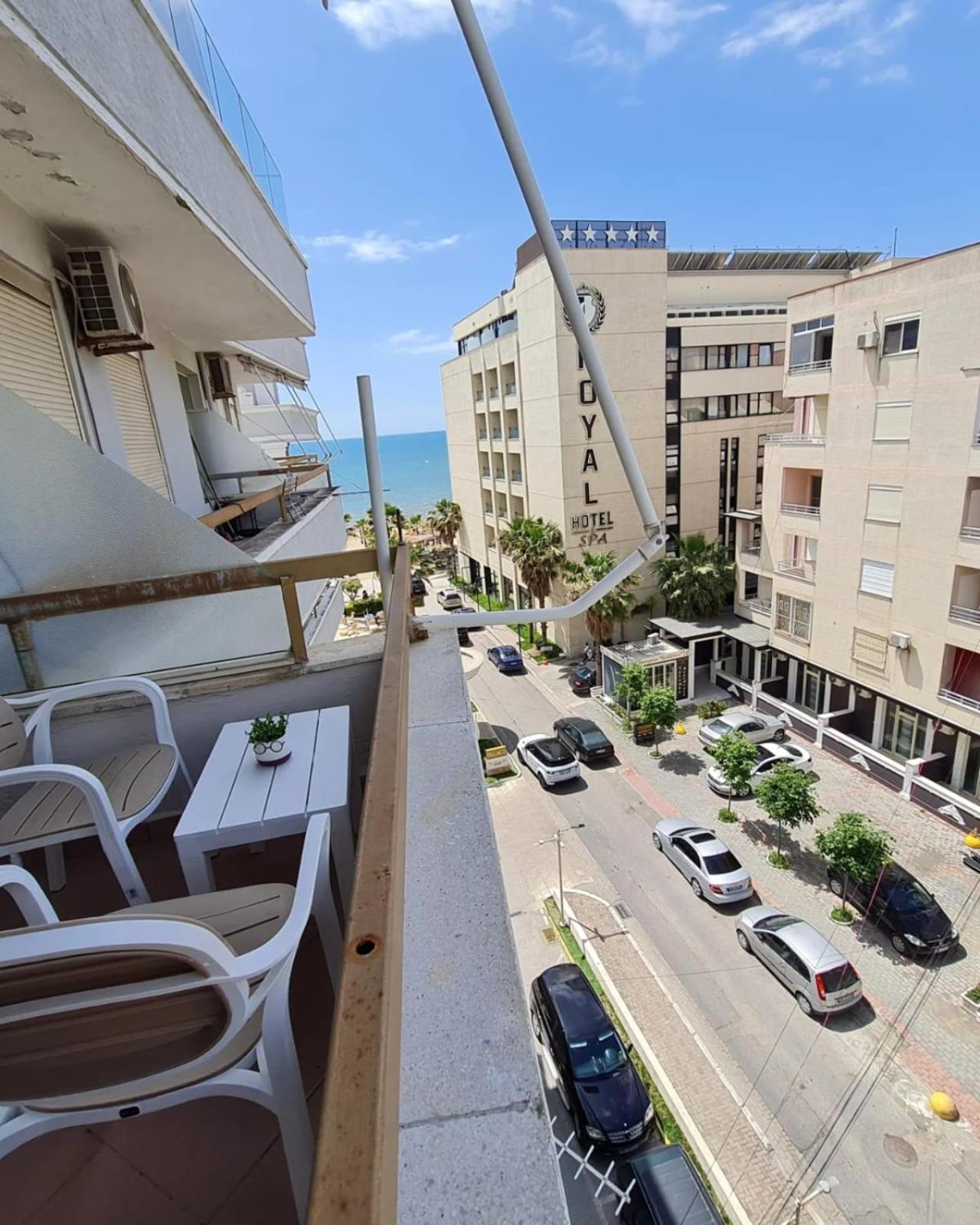 Sara-El Seaside Apartment Durres Bagian luar foto