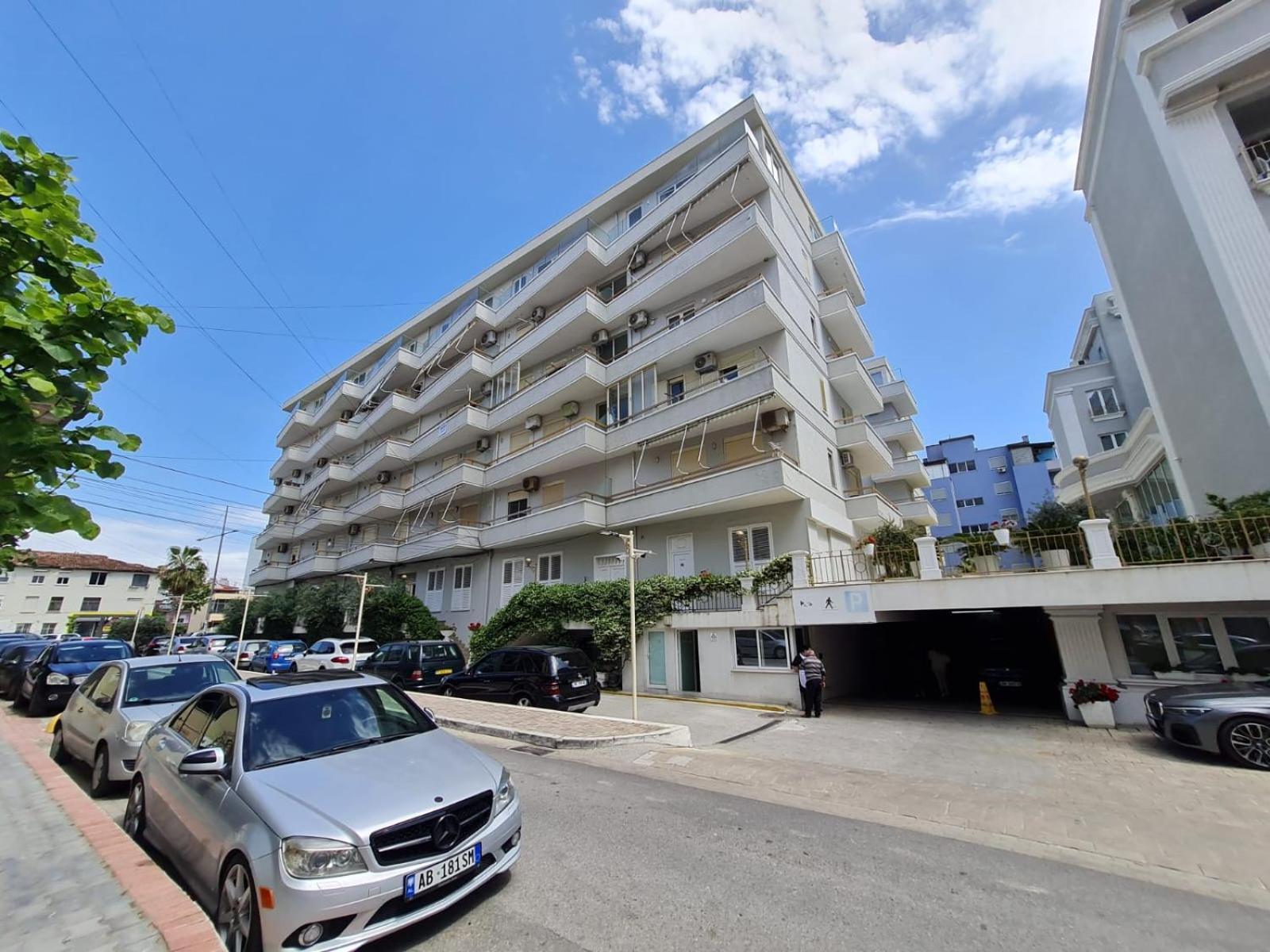 Sara-El Seaside Apartment Durres Bagian luar foto